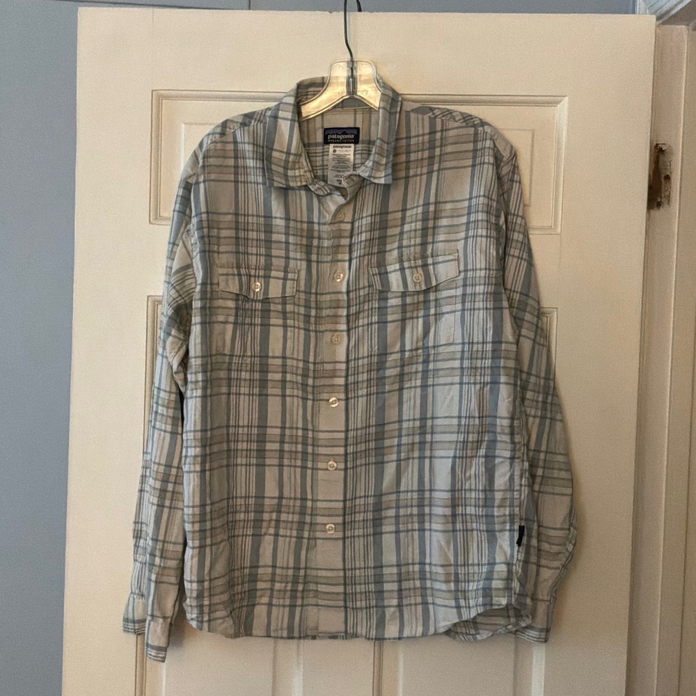 Patagonia Mens M Plaid Button Down Shirt Blue Tan Organic Cotton Hiking Outdoor